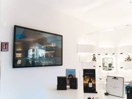 65-inch wall-mounted advertising machine in shopping mall, Italy